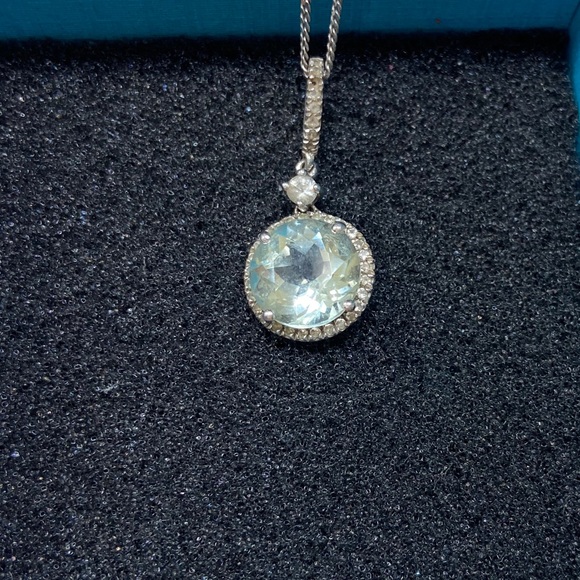Beautiful Green Amethyst Pendant Necklace - Picture 4 of 6